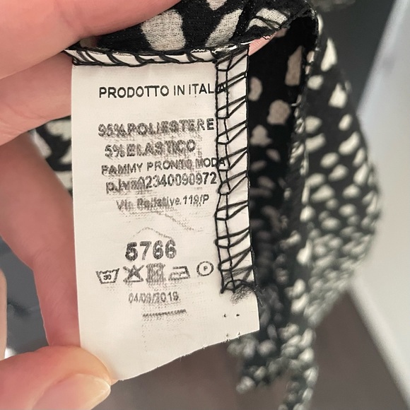 New Collection - Women’s v-neck dress/tunic black and cream - Picture 5 of 6